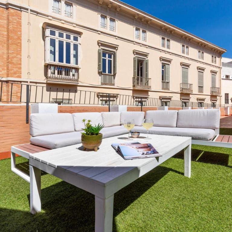 GRAN TERRAZA CON VISTAS A CALLE LARIOS - Apartamento de 3 dormitorios - 7