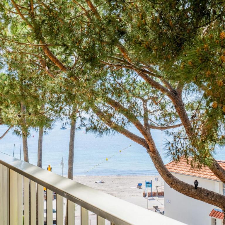2-Room Apartment with Terrace Sea View - Appartement - 32