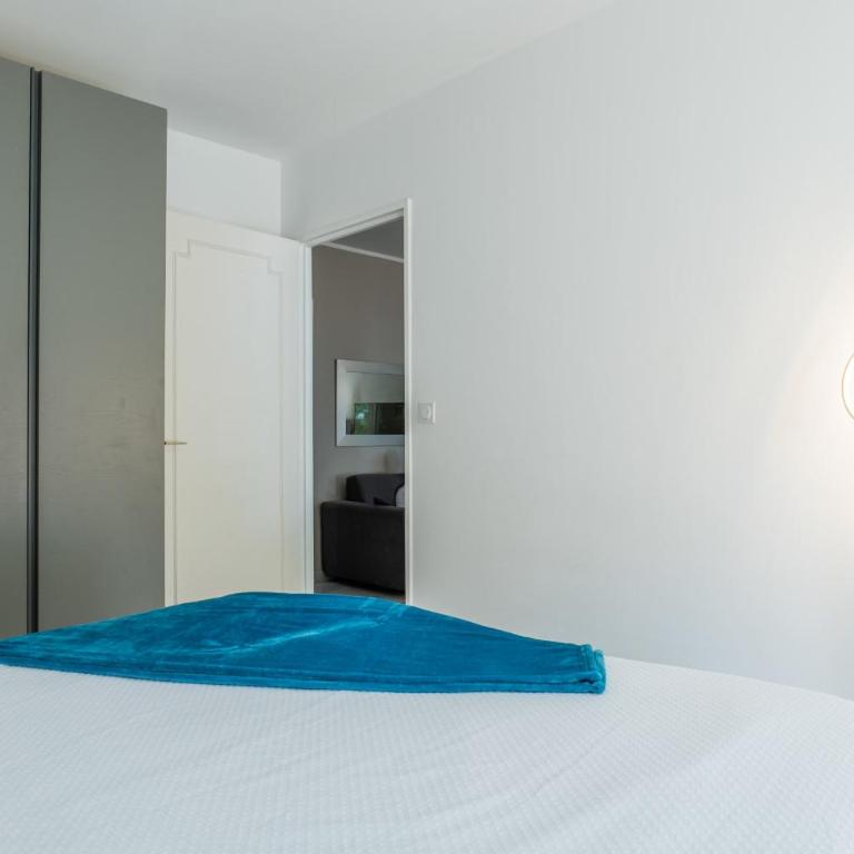 2-Room Apartment with Terrace Sea View - Appartement - 42
