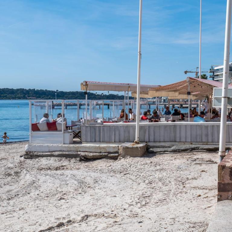 2-Room Apartment with Terrace Sea View - Appartement - 46