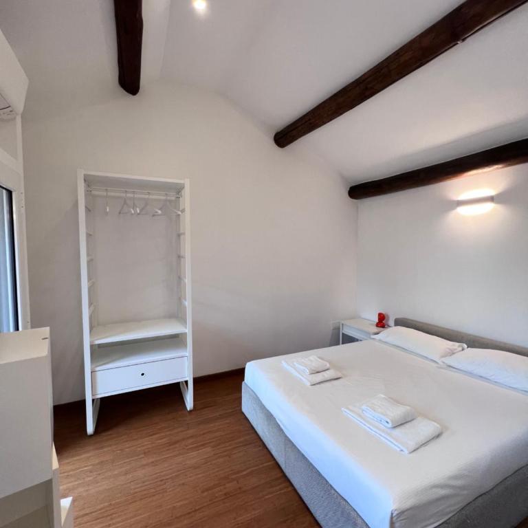 Skyline Silence Suite - Appartamento con 1 Camera da Letto - 2