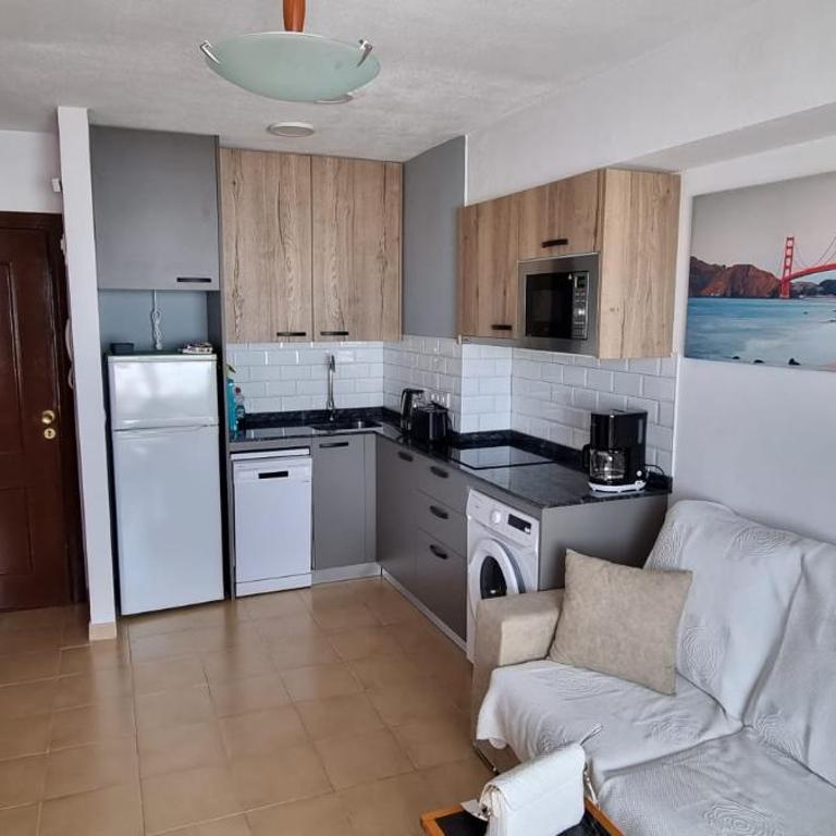 PANORAMIC VIEW - One-Bedroom Apartment with Sea View and Terrace - 16