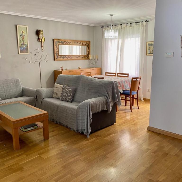 Acogedor y céntrico apartamento en Jaca - Wifi - Apartamento de 2 dormitorios - 1