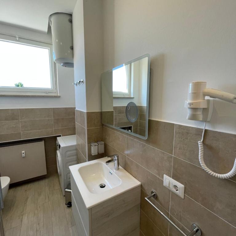 Caprice 2.0 - Two-Bedroom Apartment with Lake View - 15