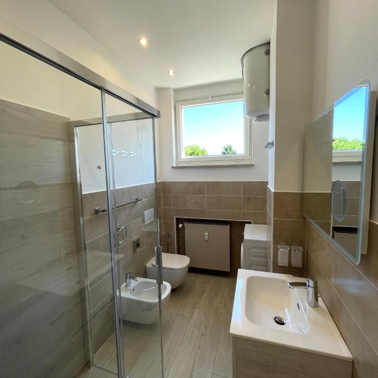 Caprice 2.0 - Two-Bedroom Apartment with Lake View - 17