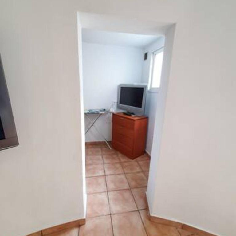 Appartement C dans une villa avec piscine & jacuzzi - Two-Bedroom Apartment - 37