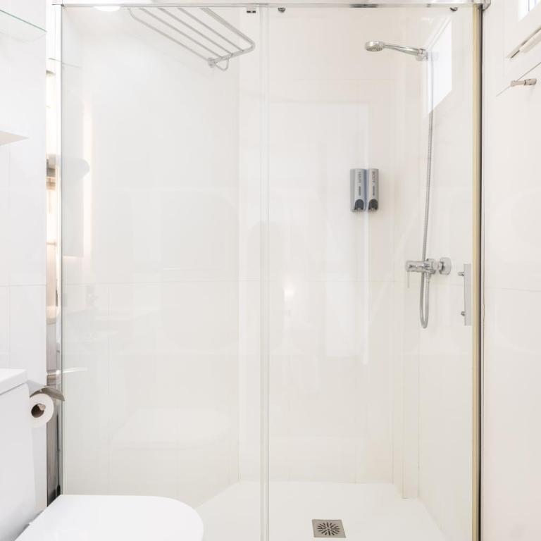The Genius Suite Picasso-Inspired REMS - Apartamento Dúplex - 35