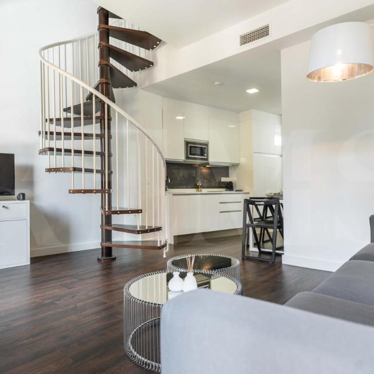 The Genius Suite Picasso-Inspired REMS - Apartamento Dúplex - 11