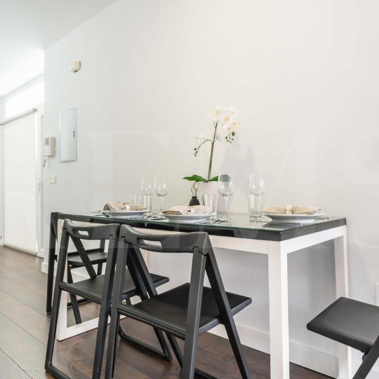 The Genius Suite Picasso-Inspired REMS - Apartamento Dúplex - 7