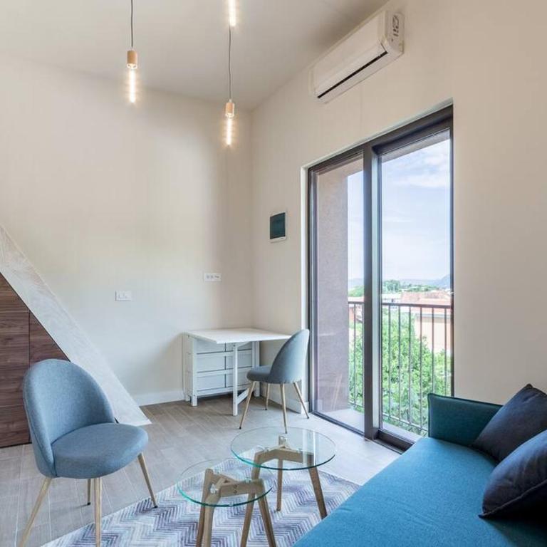 Mini Condos® 13 D1 - Modern Studio with mezzanine - One-Bedroom Apartment - 4