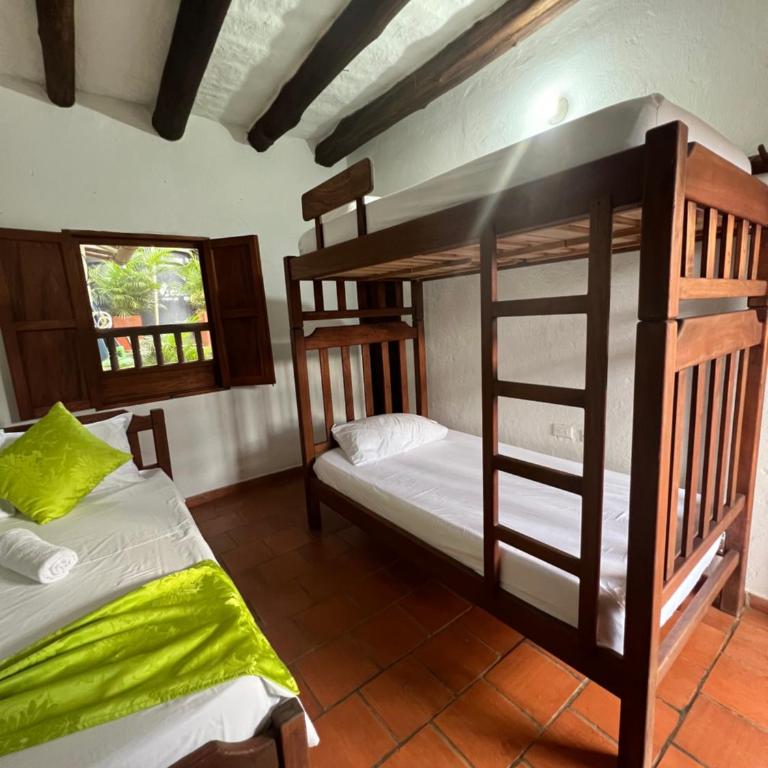 Hostal Villa San Rafael - Habitación cuádruple - 8