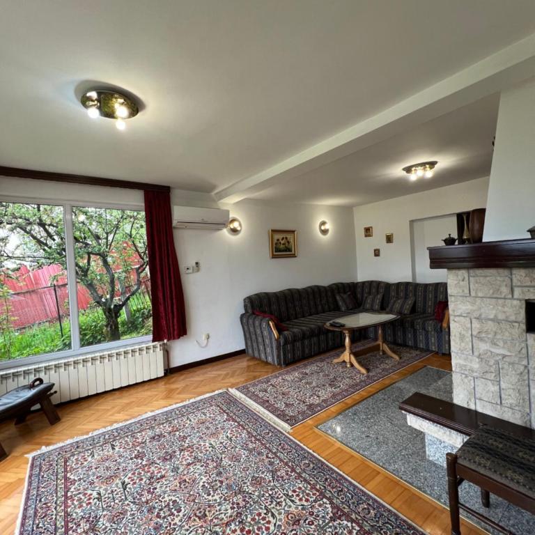Holiday House Bistrik - Apartman sa Pogledom na Vrt - 1