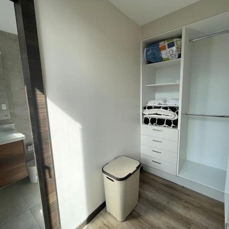 Elegante Suite en la República del Salvador Quito - One-Bedroom Apartment - 9
