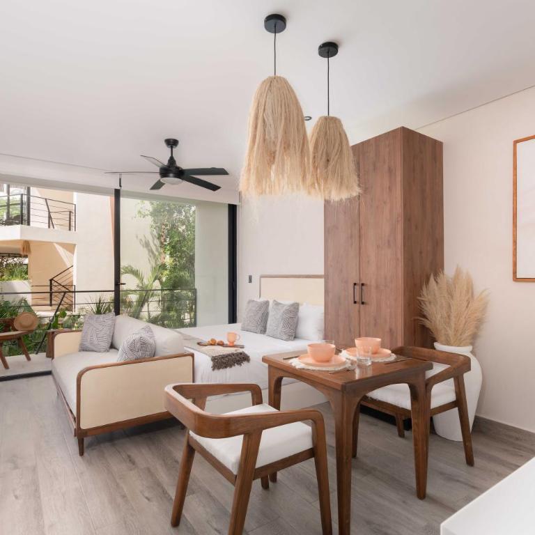 Chaac - King Suite with Balcony - 9