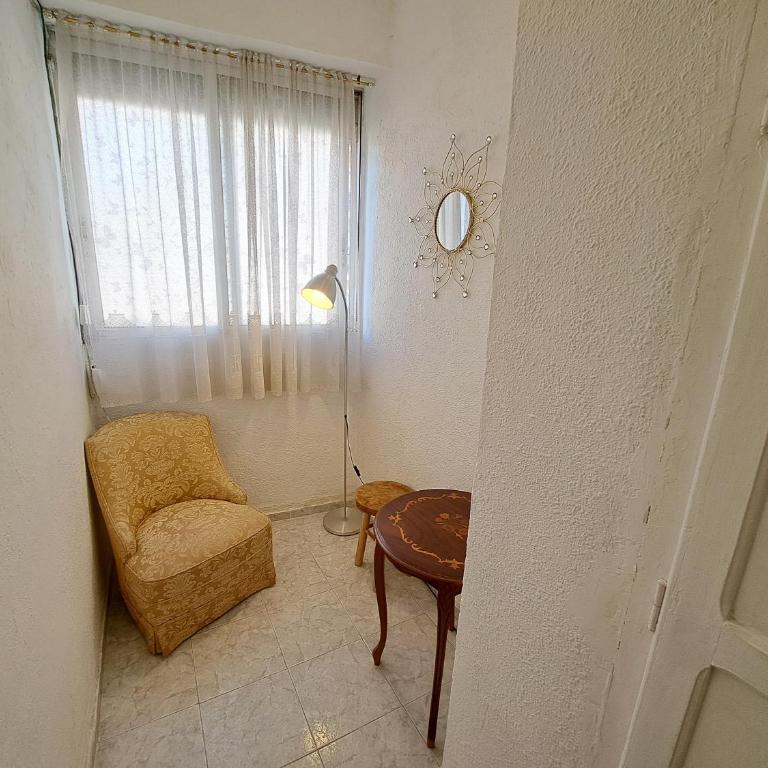 Apartamento acogedor con wifi - Three-Bedroom Apartment - 29