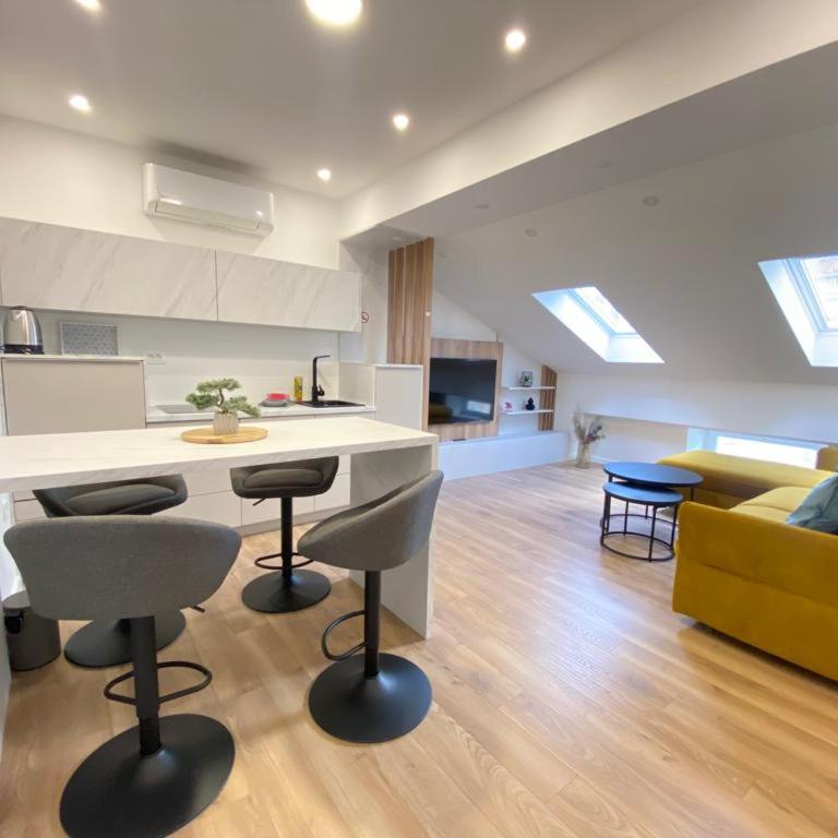 Lux City Apartments & Rooms - Apartman sa 1 Spavaćom Sobom - 2
