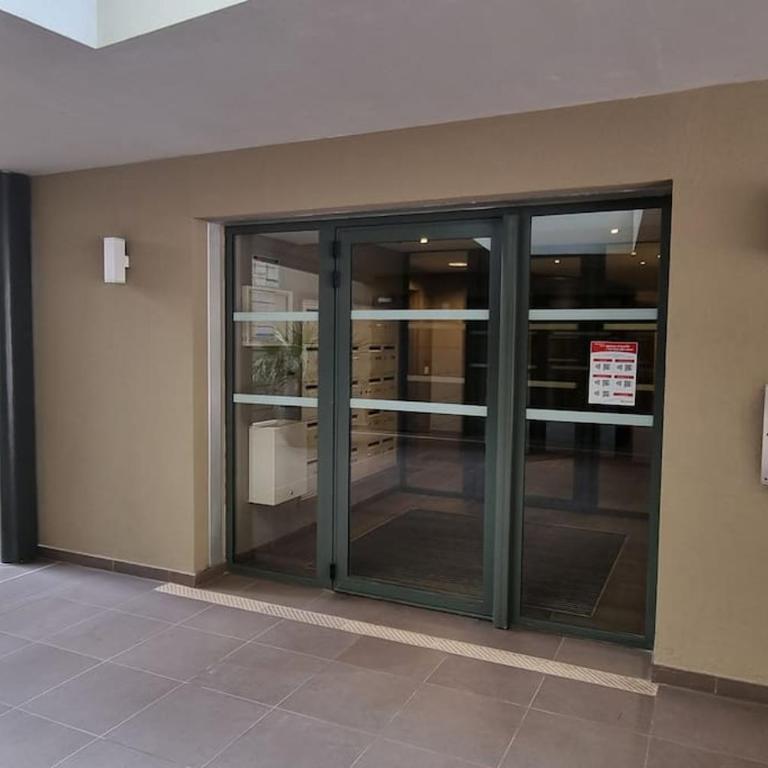 150 m plage, piscine, clim, parking privé, entre Monaco & Menton, calme & Luxe assuré ! - Appartement 2 Chambres - 26
