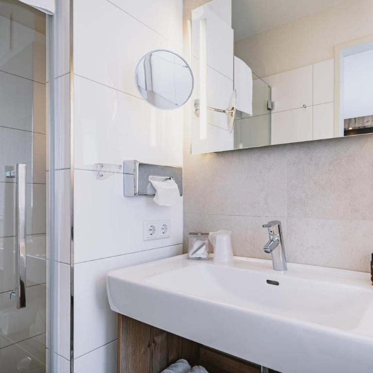 AvenidA Mountain Lodges Kaprun - Suite mit 3 Schlafzimmern - 5