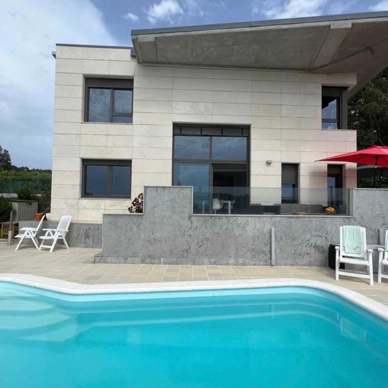 Vila Branca , Agradable casa independiente con piscina - Five-Bedroom House - 1