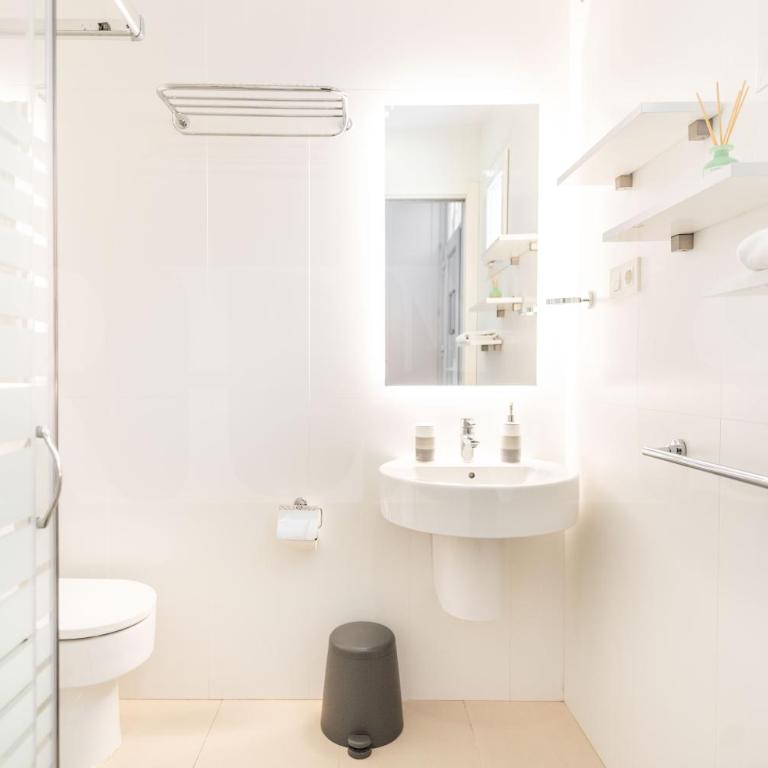 Paloma & Claude Suite Picasso-Inspired REMS - Apartamento Estudio - 14