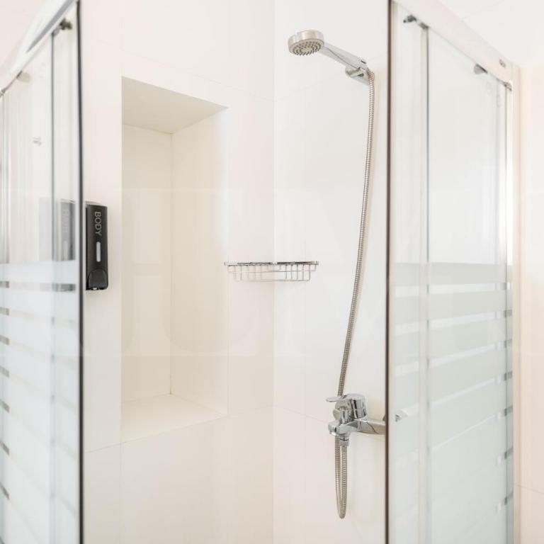 Paloma & Claude Suite Picasso-Inspired REMS - Apartamento Estudio - 16