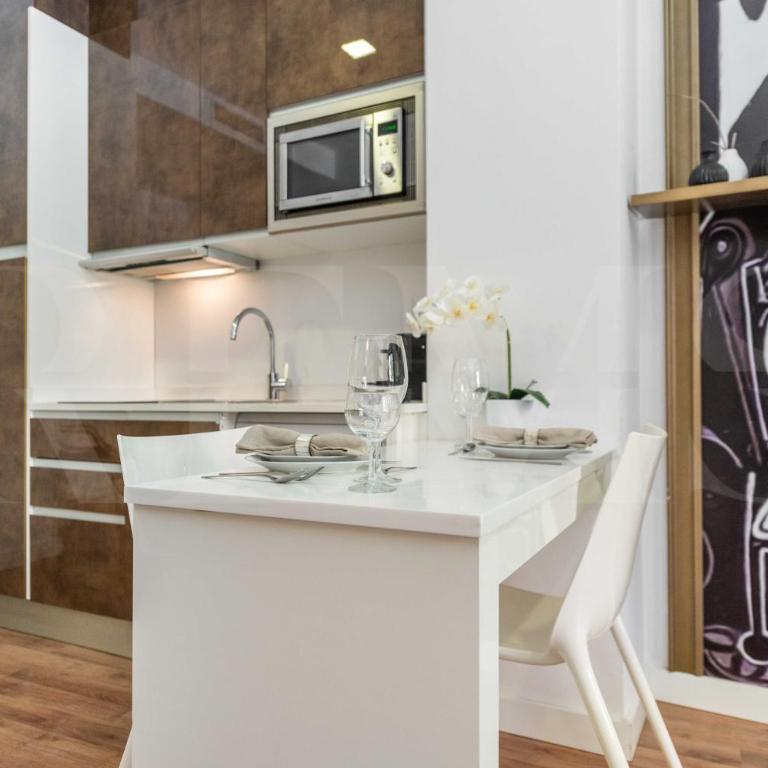 Paloma & Claude Suite Picasso-Inspired REMS - Apartamento Estudio - 5