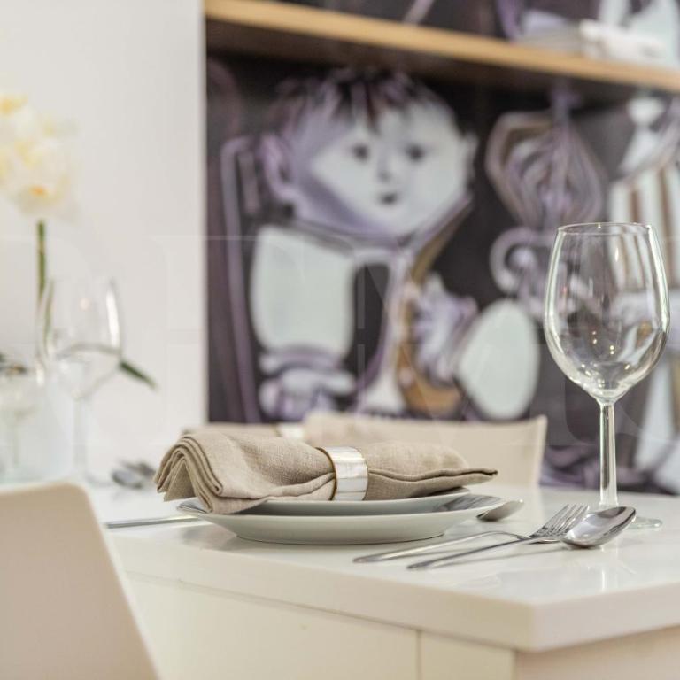 Paloma & Claude Suite Picasso-Inspired REMS - Apartamento Estudio - 15