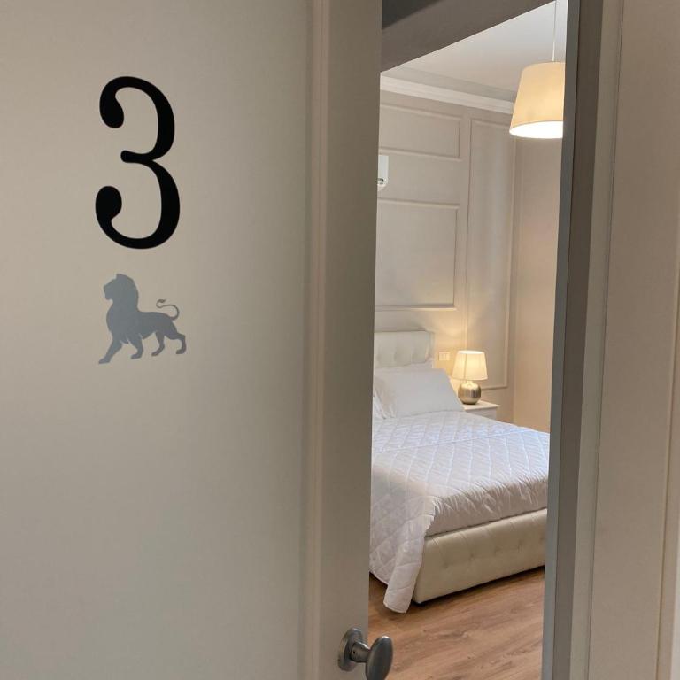 FOUR LIONS VILLA GUESTHOUSE - Deluxe Double Room - 6