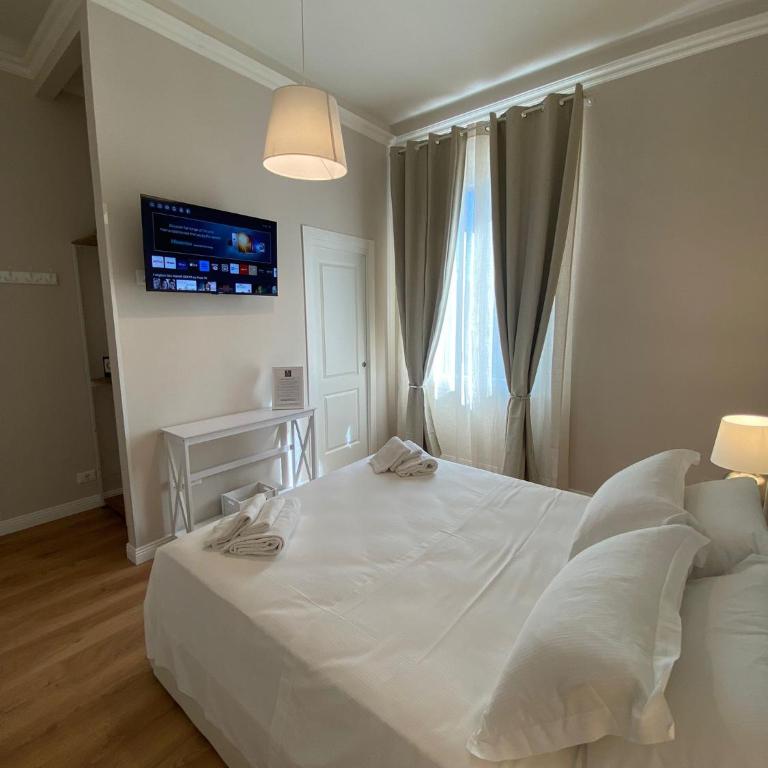 FOUR LIONS VILLA GUESTHOUSE - Standard Double Room - 10