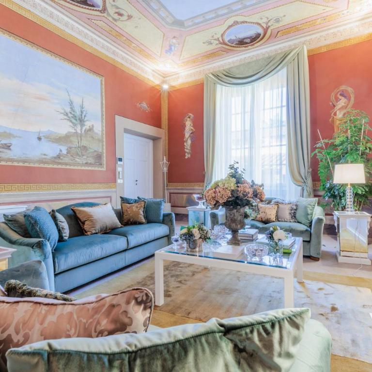 The Duchess Chambers, the Luxury Grand 3 bedrooms - Three-Bedroom Apartment - 2