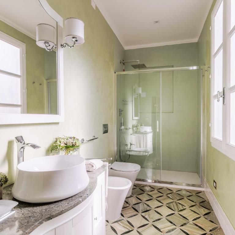 The Duchess Chambers, the Luxury Grand 3 bedrooms - Three-Bedroom Apartment - 8