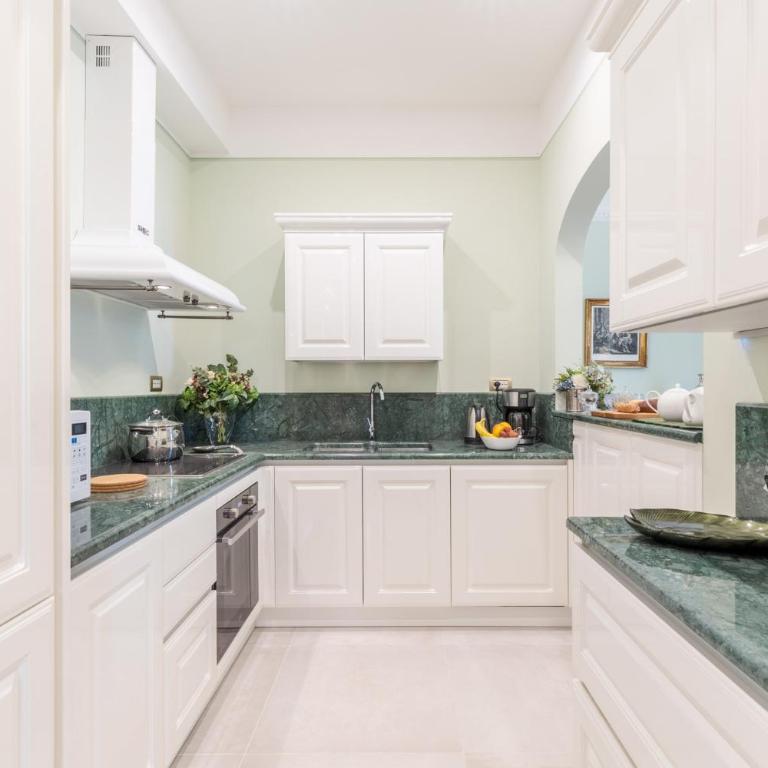 The Duchess Chambers, the Luxury Grand 3 bedrooms - Three-Bedroom Apartment - 12
