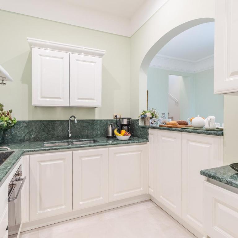 The Duchess Chambers, the Luxury Grand 3 bedrooms - Three-Bedroom Apartment - 13