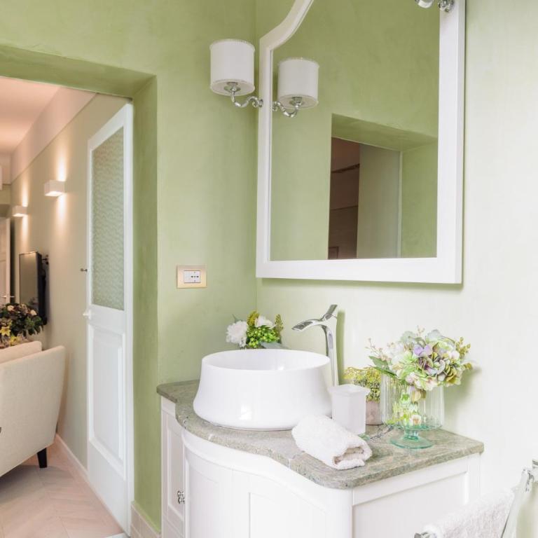 The Duchess Chambers, the Luxury Grand 3 bedrooms - Three-Bedroom Apartment - 42