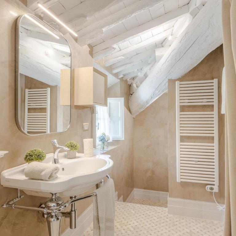 The Duchess Chambers, the Luxury Grand 3 bedrooms - Three-Bedroom Apartment - 49