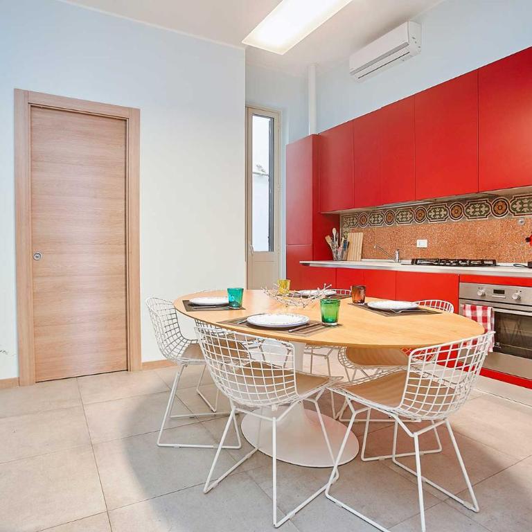 KMC suites - Purple - Apartment - 11
