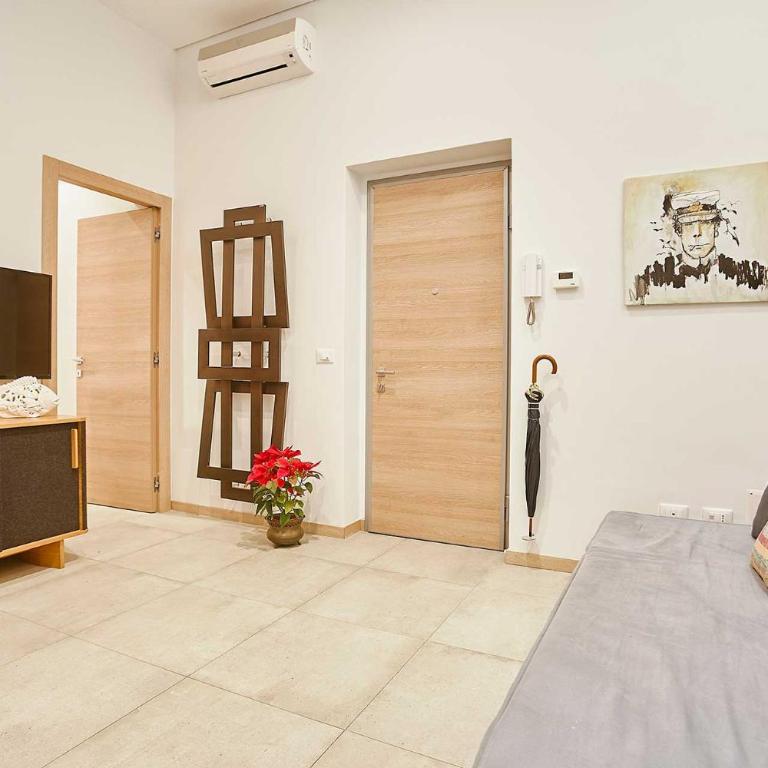 KMC suites - Red - Apartment - 6