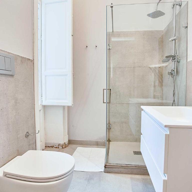 KMC suites - Red - Apartment - 13