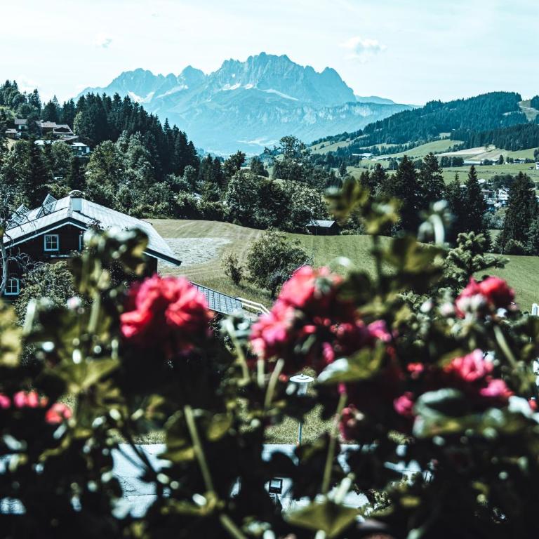 Farmhotel & Chalets Grosslehen - Familienzimmer mit Bergblick - 8