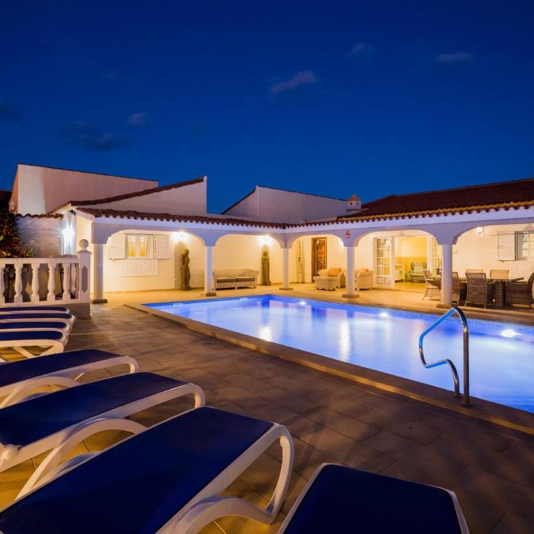 Villa Freesia with heated pool and air conditionin - Villa - 34
