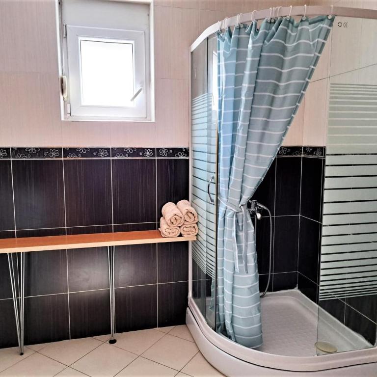 Montenegro Smile - Two-Bedroom Apartment with Balcony - 8