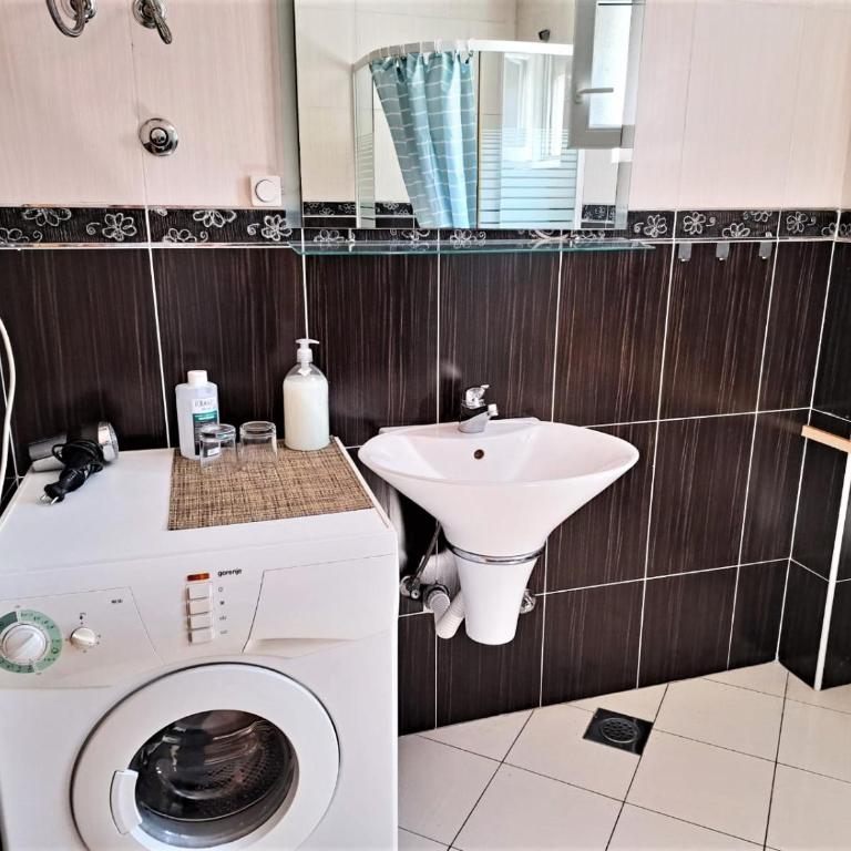 Montenegro Smile - Two-Bedroom Apartment with Balcony - 9