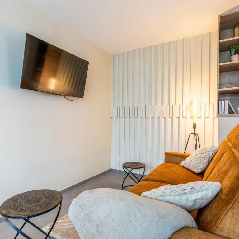 At home in Clermont, Place de Jaude - Appartement avec Terrasse et Parking - 7