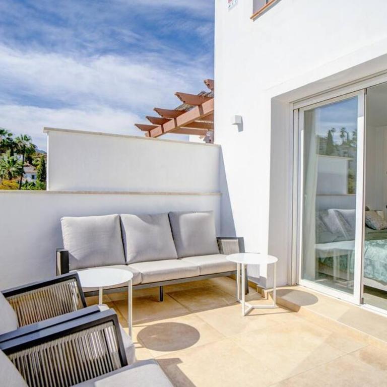 Luxury Escape Marbella - Three-Bedroom Apartment - 10