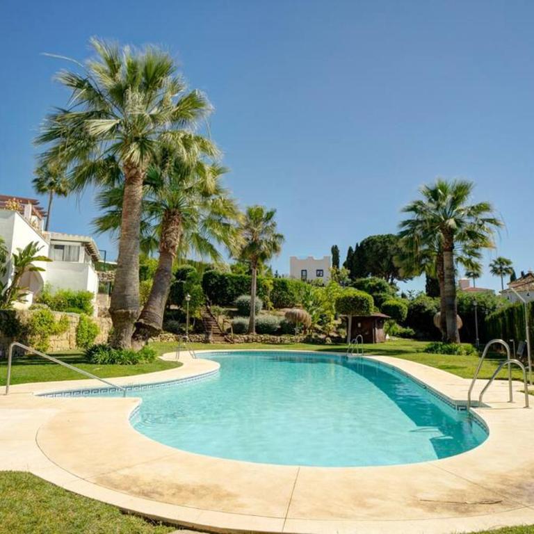 Luxury Escape Marbella - Three-Bedroom Apartment - 32