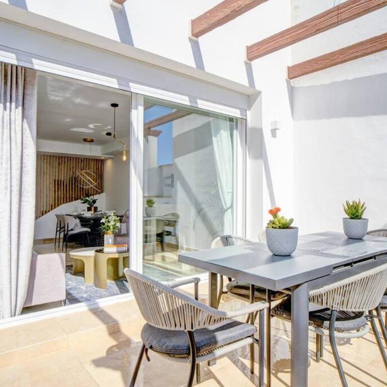 Luxury Escape Marbella - Three-Bedroom Apartment - 31