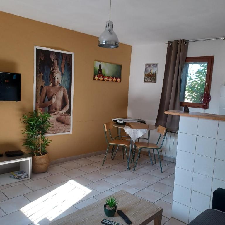 Jolie petite maison idéalement située - Apartment - 1