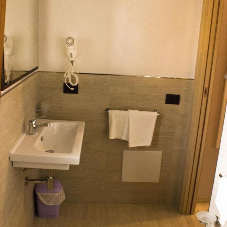 Real B&B Primo Sole - Double Room with Balcony and Sea View - 14