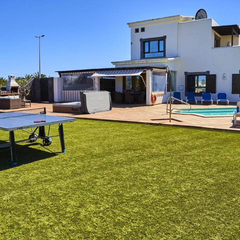 Casa Beluka by Villas Now Ltd - Villa with Private Pool - 1