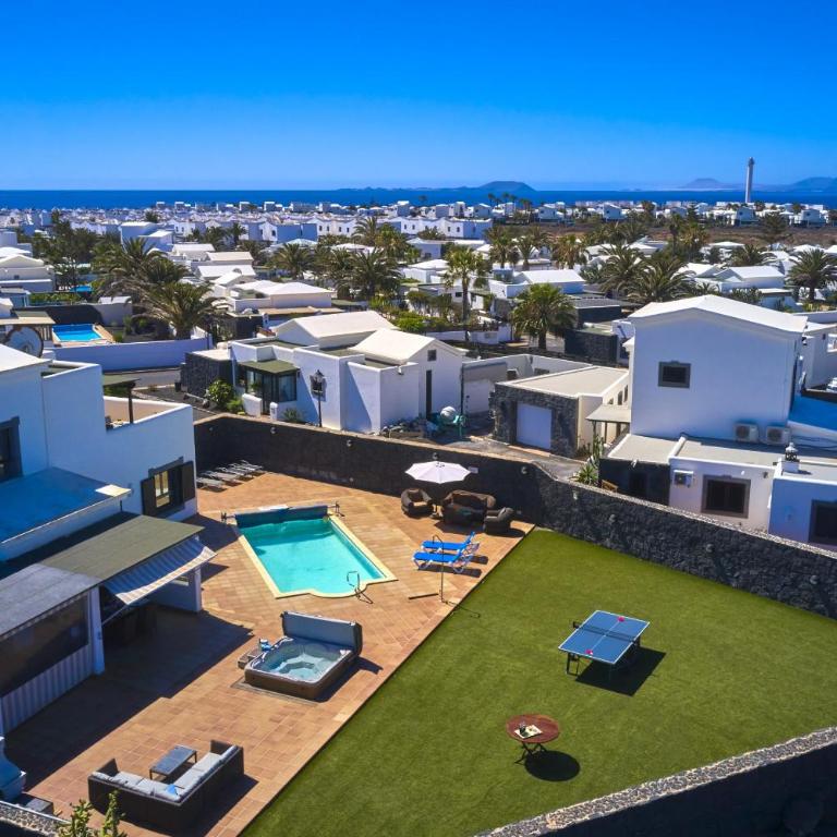 Casa Beluka by Villas Now Ltd - Villa with Private Pool - 2